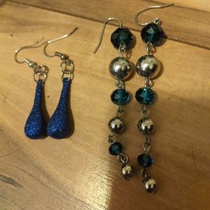 2 pairs dangle earrings